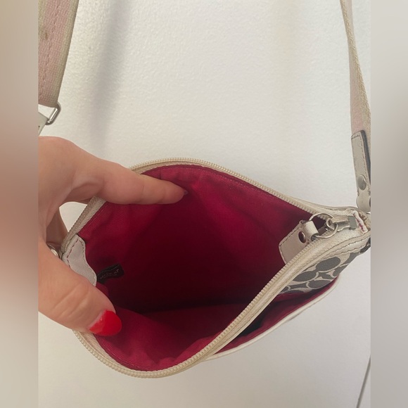 Coach - Messenger Crossbody Bag in Pink/Grey/White Colorblock Signature Canvas - Picture 9 of 13